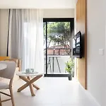 Fels Aparthotel 4*